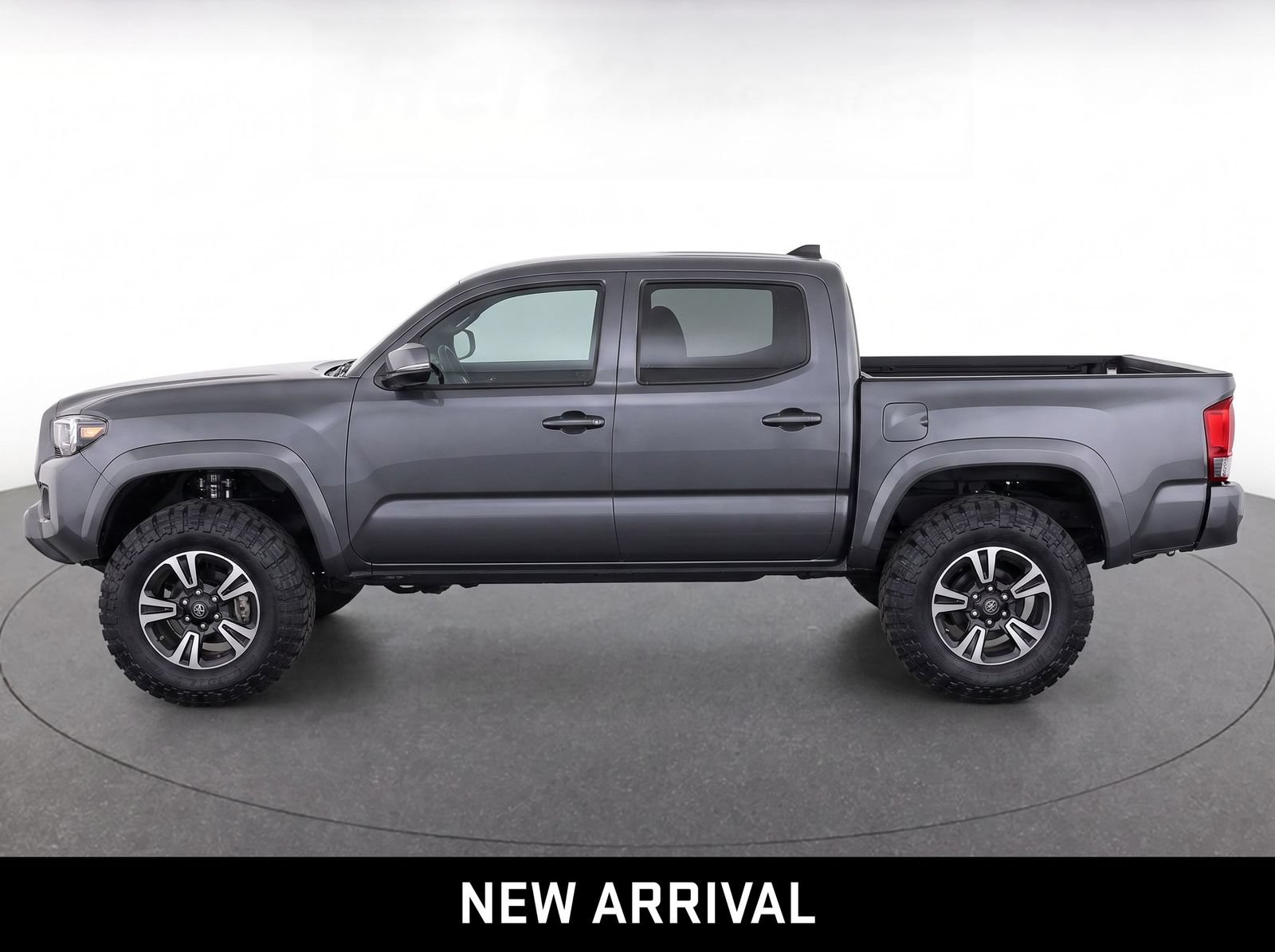 Used 2023 Toyota Tacoma SR AWD/4WD image 6
