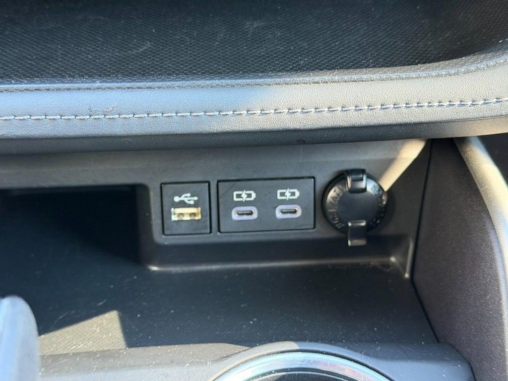 Used 2023 Toyota Highlander LE image 26