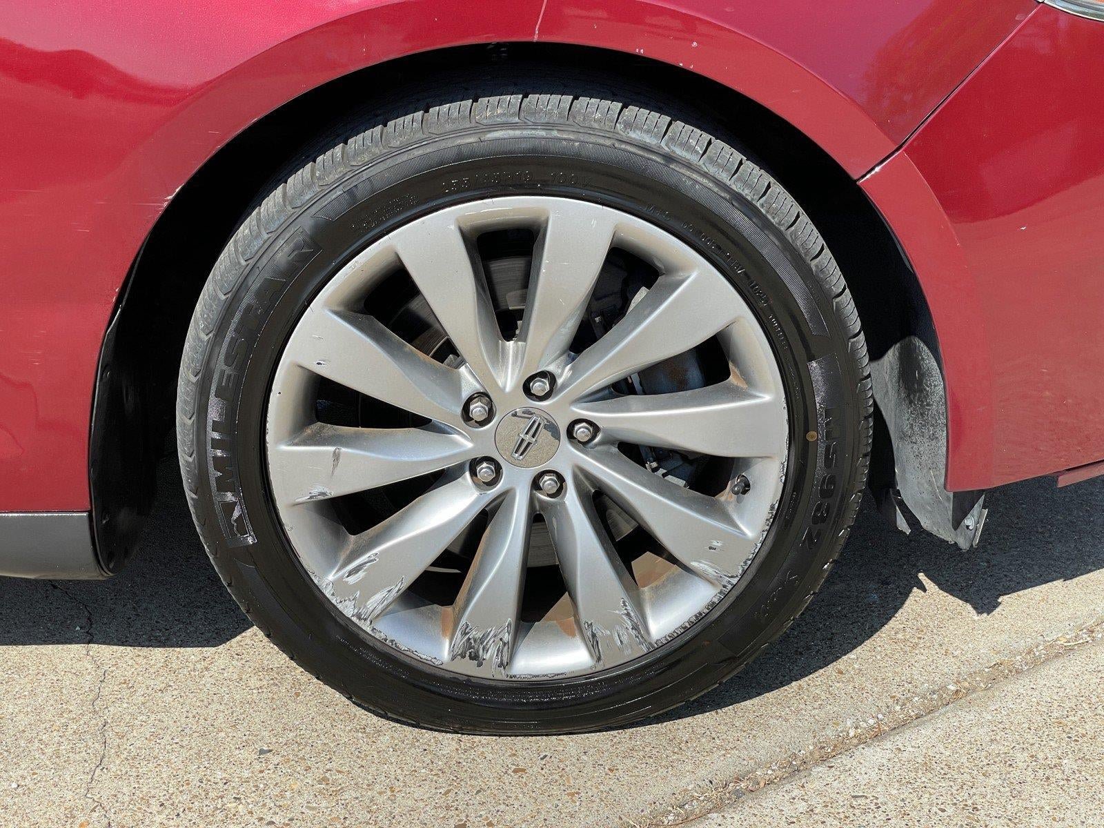 Used 2014 Lincoln MKS FWD image 57