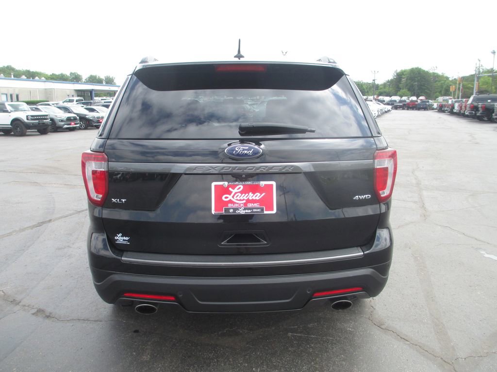 Used 2018 Ford Explorer XLT w/ Equipment Group 202A AWD/4WD image 7