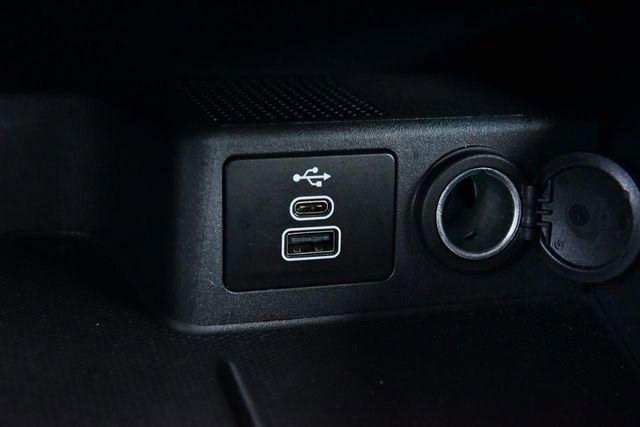 Used 2025 Ford Escape ST-Line AWD/4WD image 16