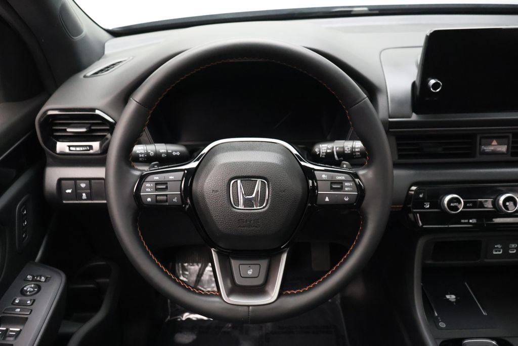 Used 2025 Honda Pilot TrailSport image 23