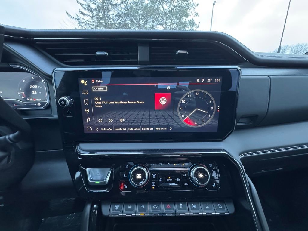 Used 2024 GMC Sierra 2500 AT4X image 30