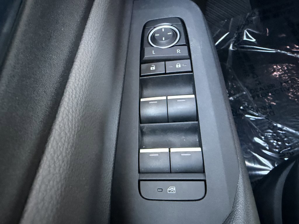 Used 2024 Toyota Prius XLE image 24