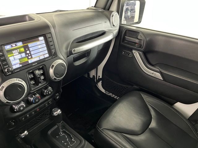 Used 2016 Jeep Wrangler Unlimited Rubicon AWD/4WD image 32