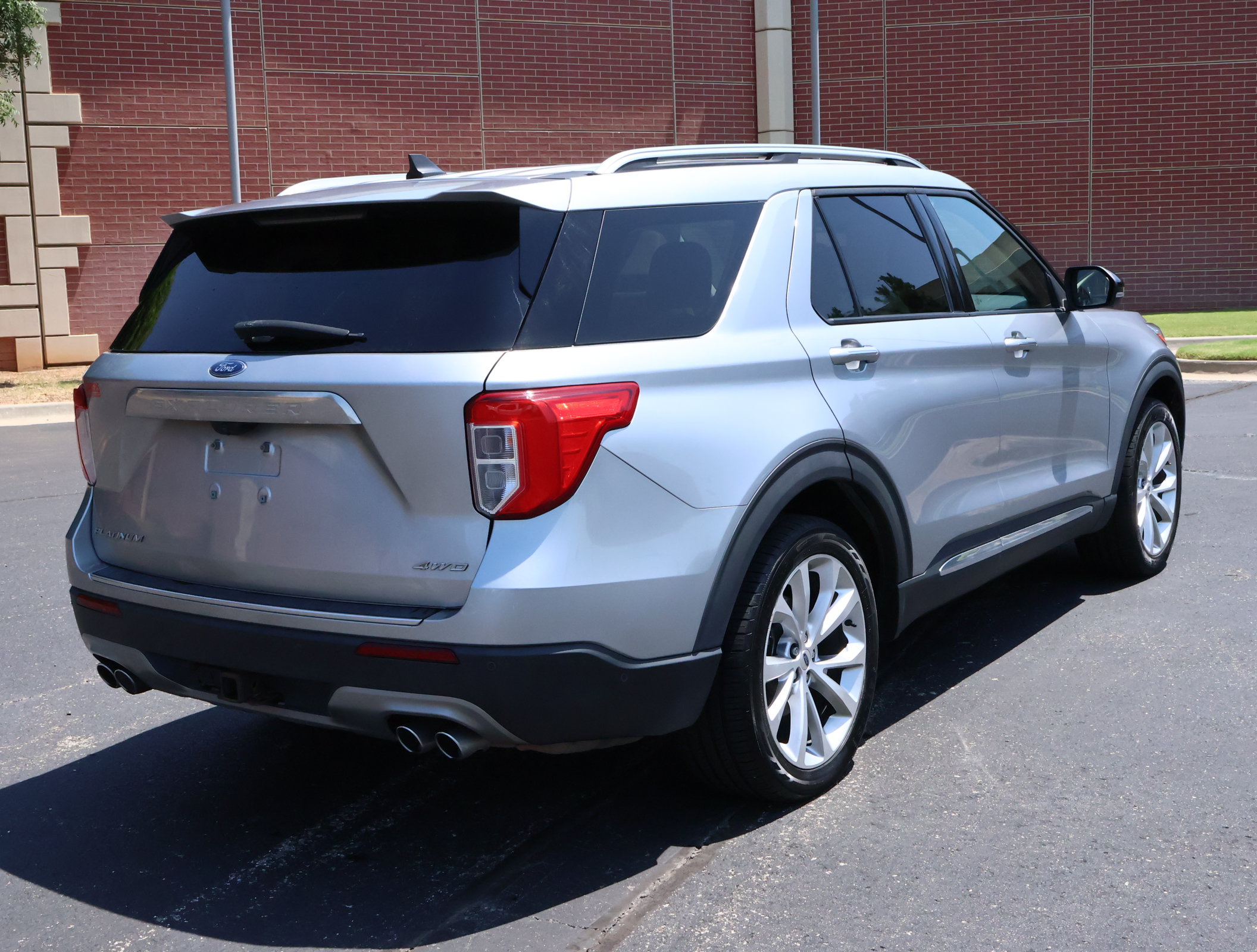 Used 2021 Ford Explorer Platinum w/ Equipment Group 601A AWD/4WD image 37