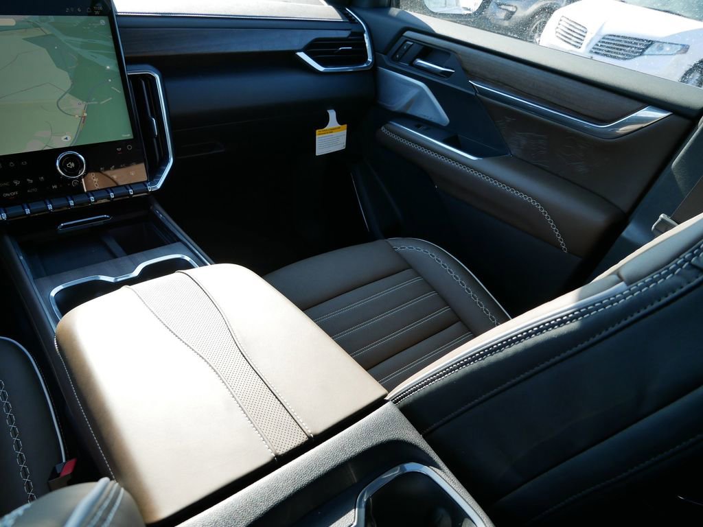 New 2026 GMC Acadia Denali Ultimate w/ LPO, Floor Liner Package image 11