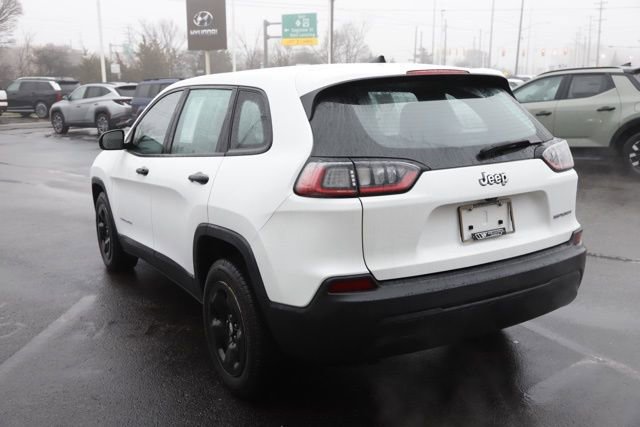Used 2019 Jeep Cherokee Sport image 6