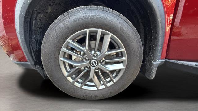 Used 2025 Nissan Rogue S image 21