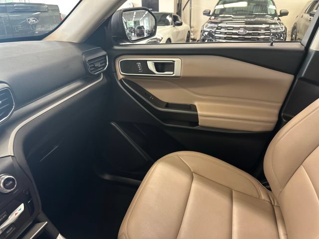 Used 2020 Ford Explorer XLT w/ Equipment Group 202A AWD/4WD image 26
