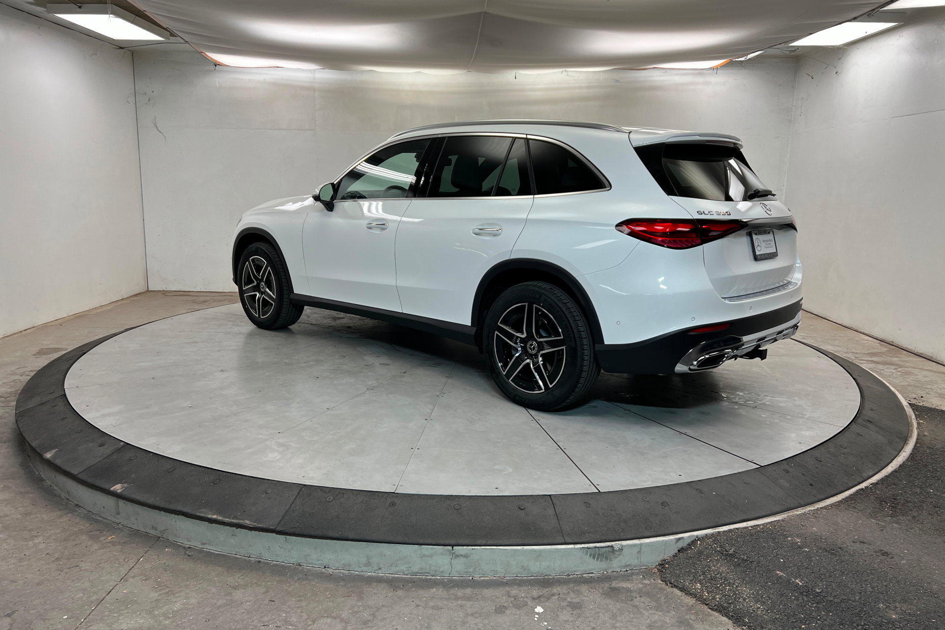 New 2026 Mercedes-Benz GLC 300 4MATIC image 3