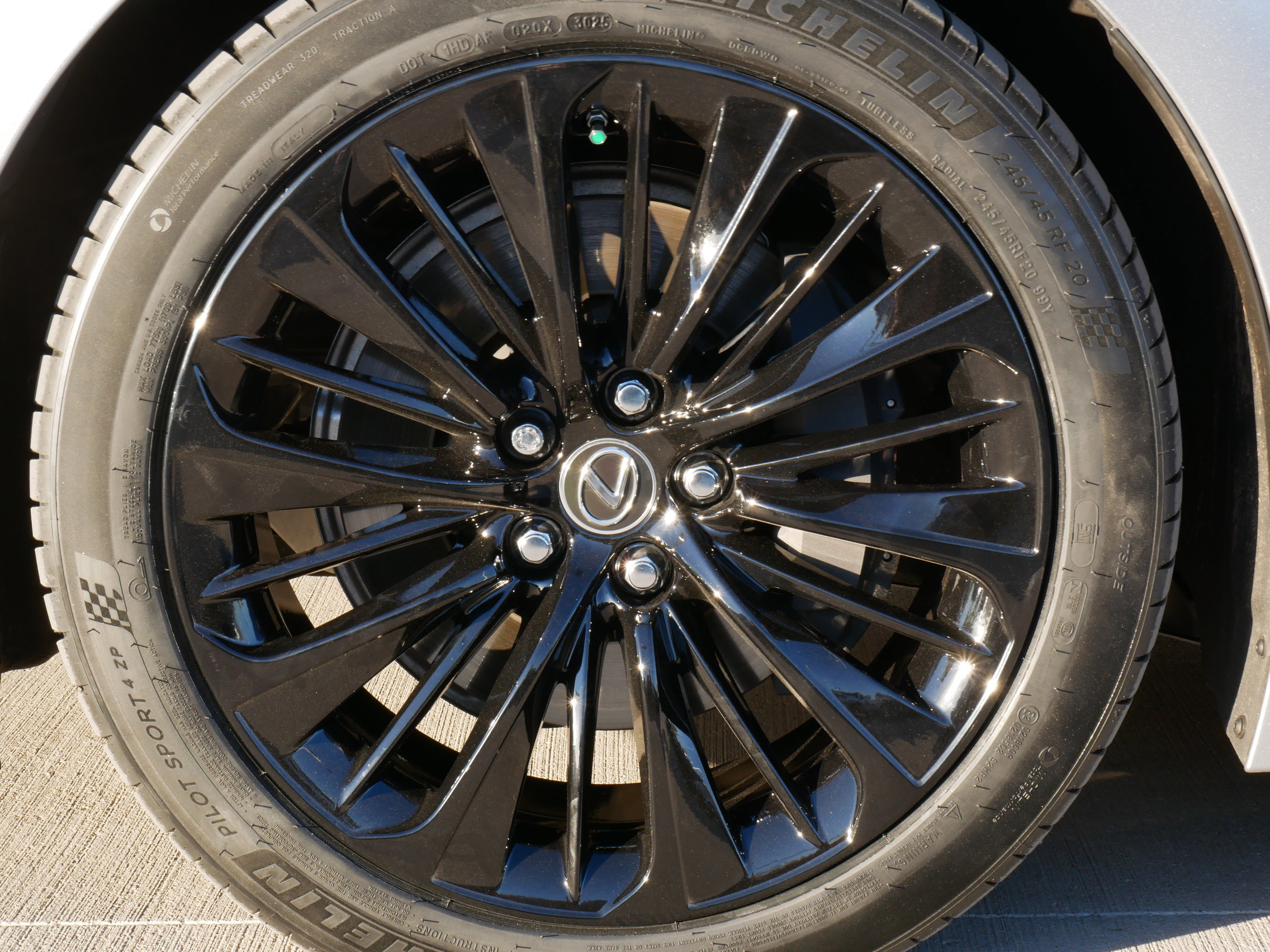 Used 2022 Lexus LS 500 image 19