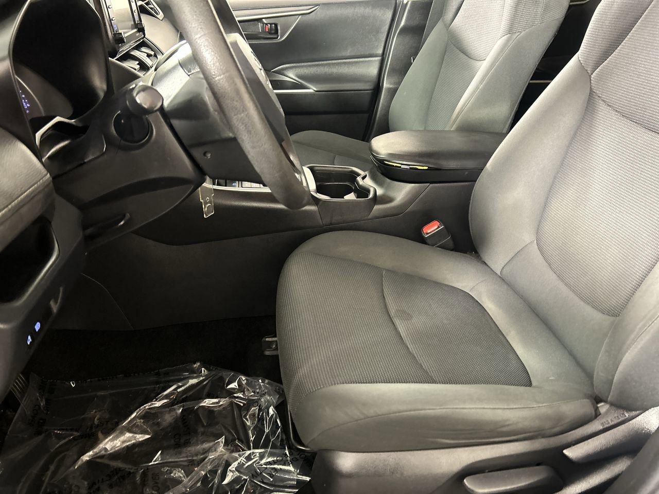 Used 2021 Toyota RAV4 LE image 20