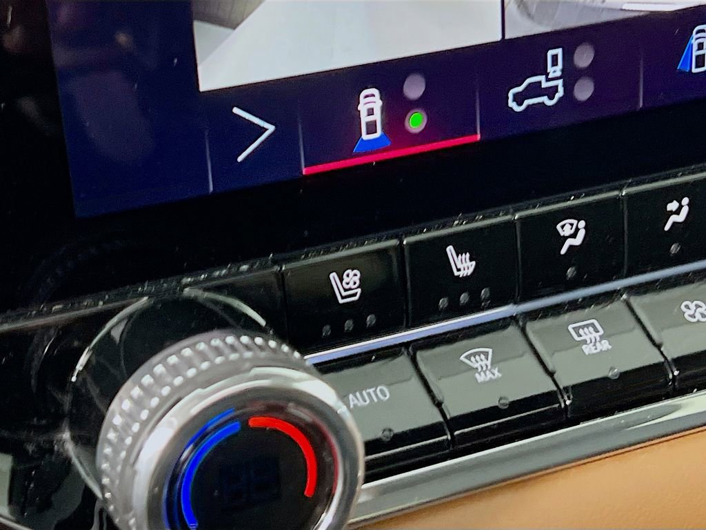 Certified 2026 GMC Canyon AT4 w/ Off-Road Front Bumper Package image 18