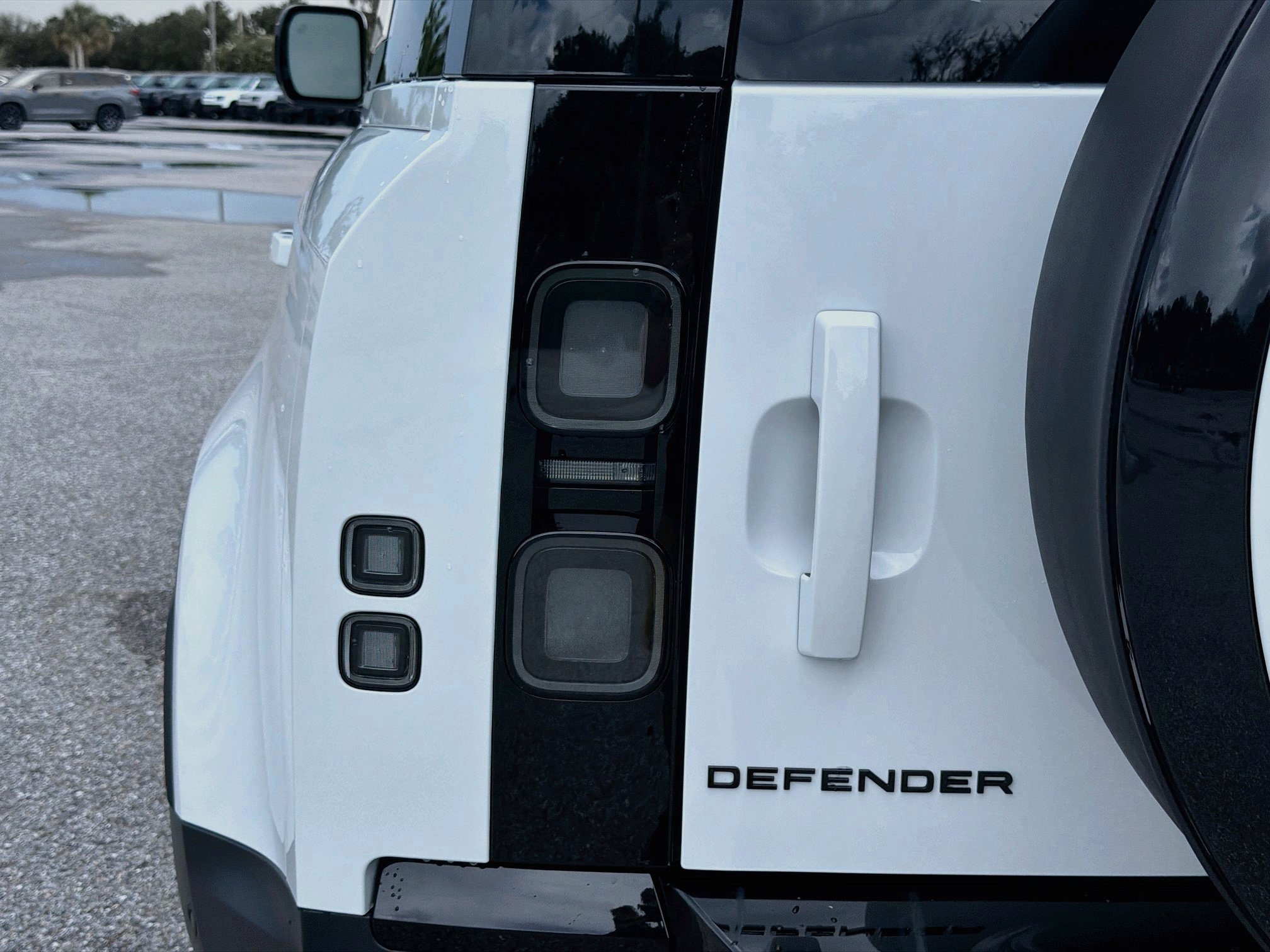 New 2026 Land Rover Defender 110 S AWD/4WD image 10