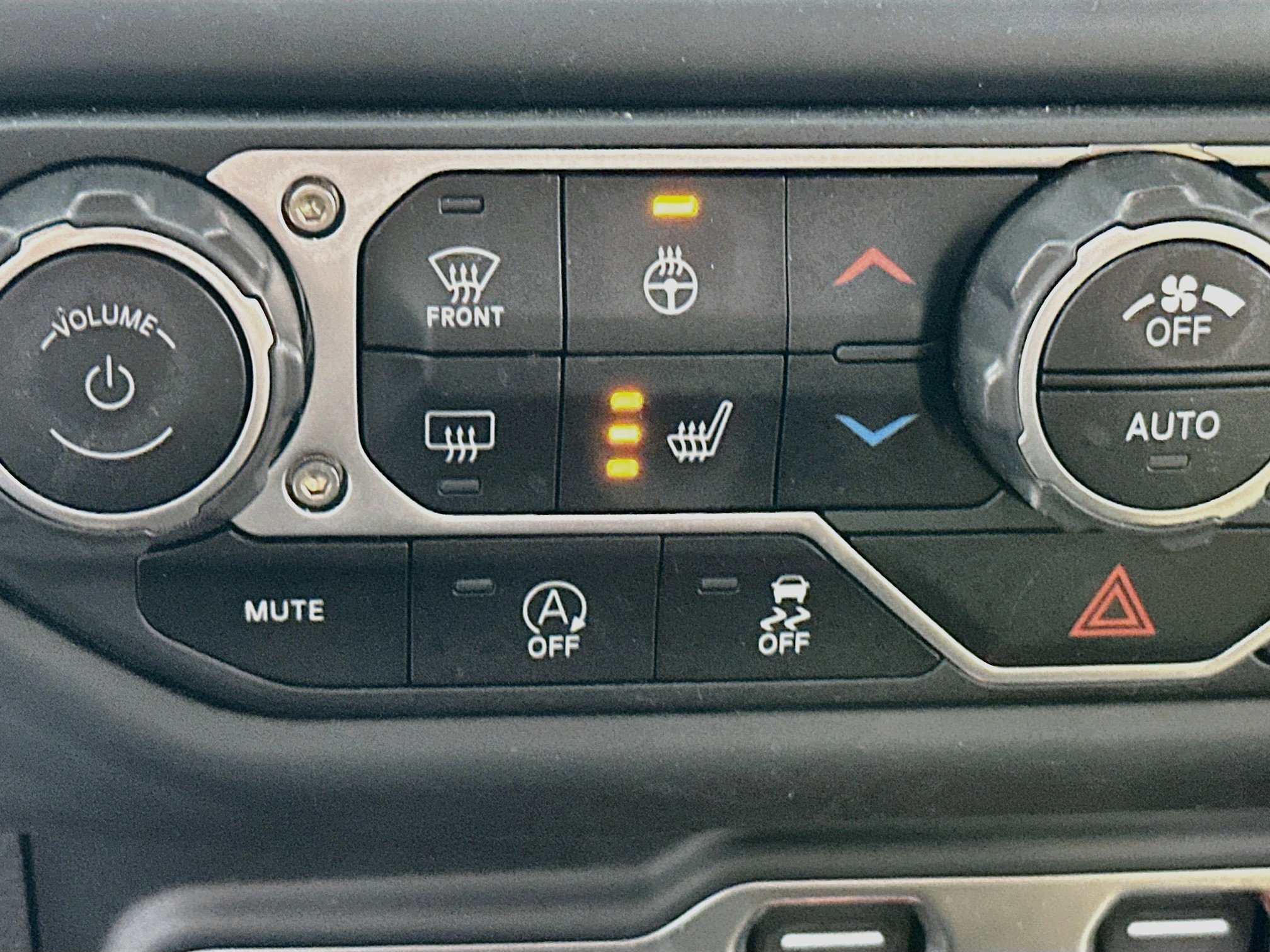 Used 2023 Jeep Gladiator Willys AWD/4WD image 19