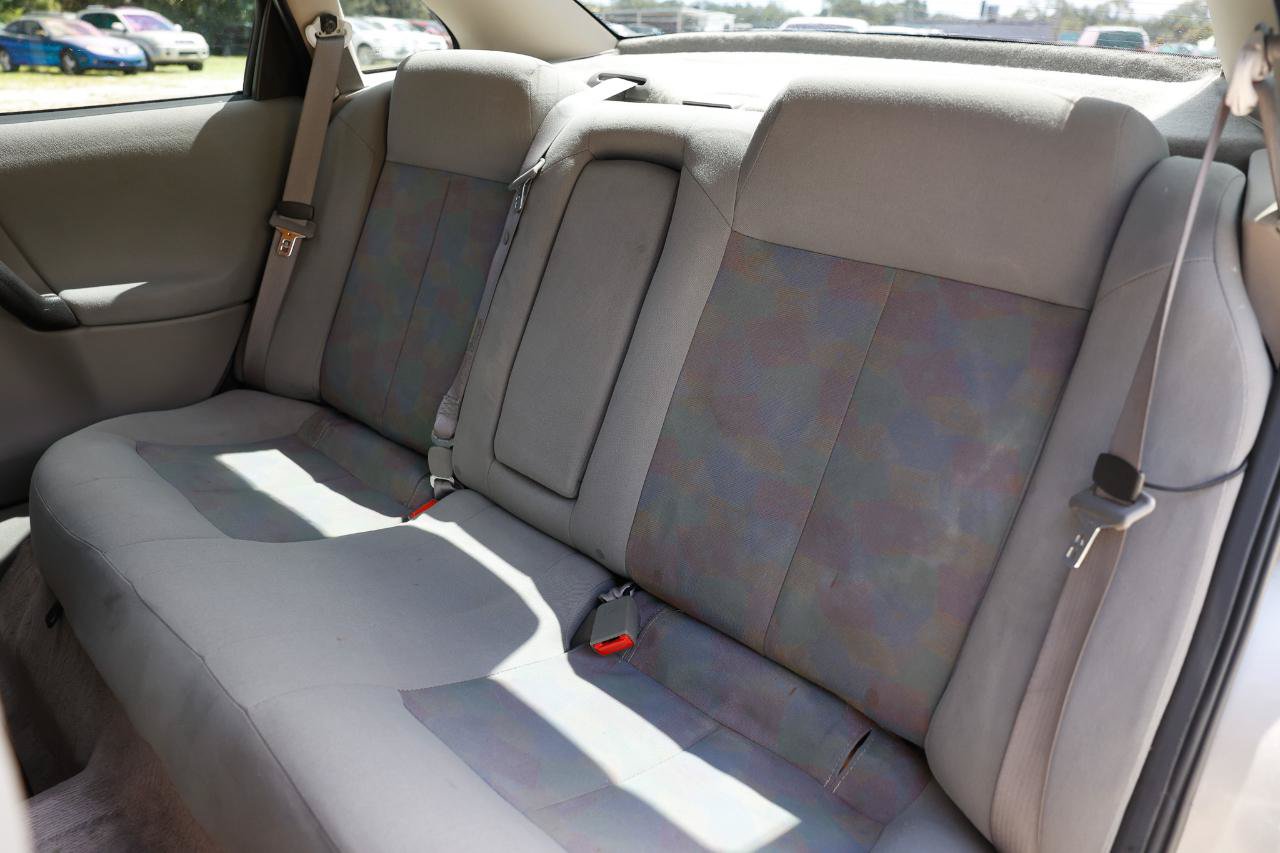 Used 2003 Saturn L-Series L200 w/ Audio Pkg I FWD image 8