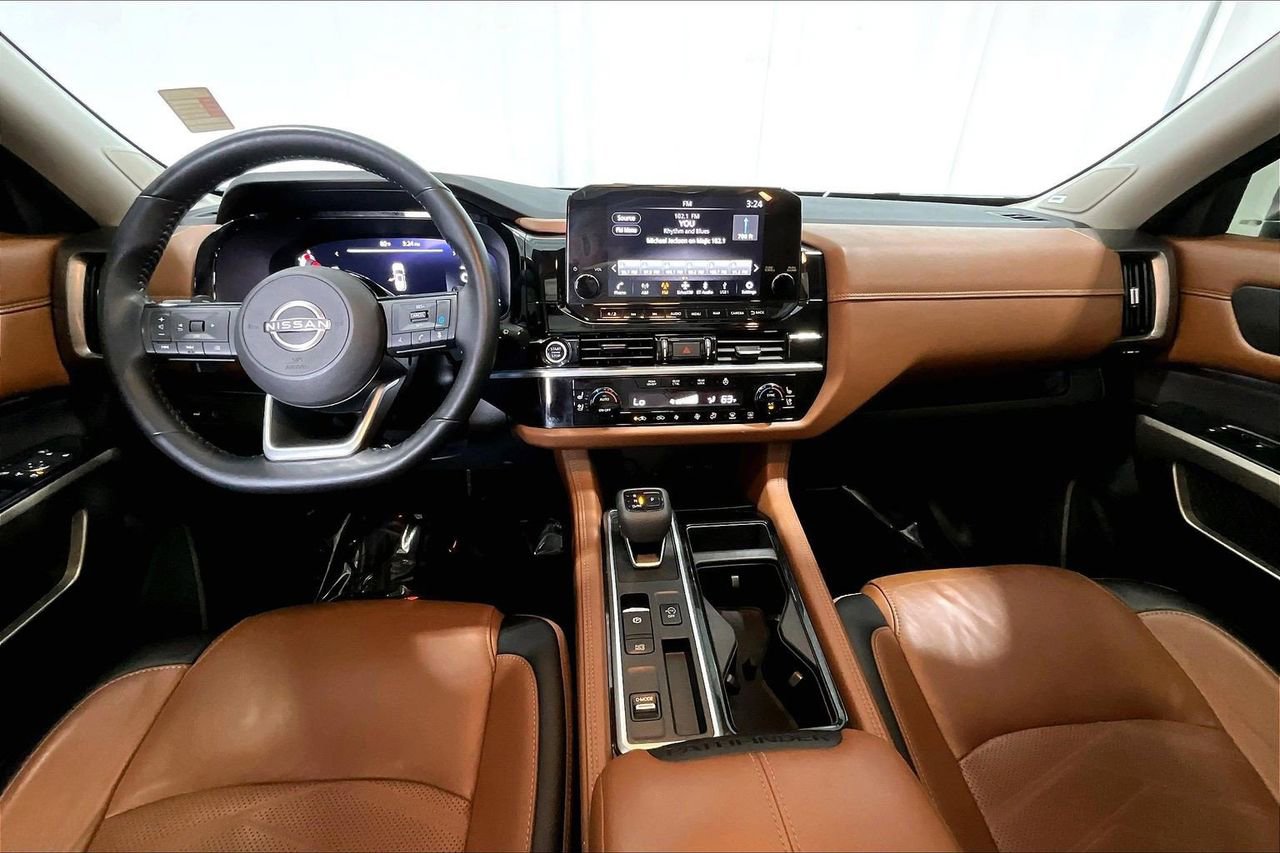 Used 2023 Nissan Pathfinder Platinum w/ Cargo Package FWD image 15