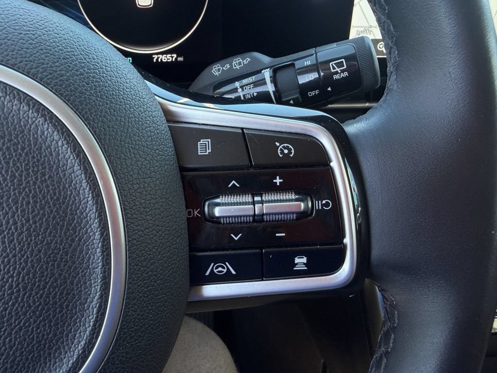 Used 2022 Kia Carnival SX Prestige FWD image 39