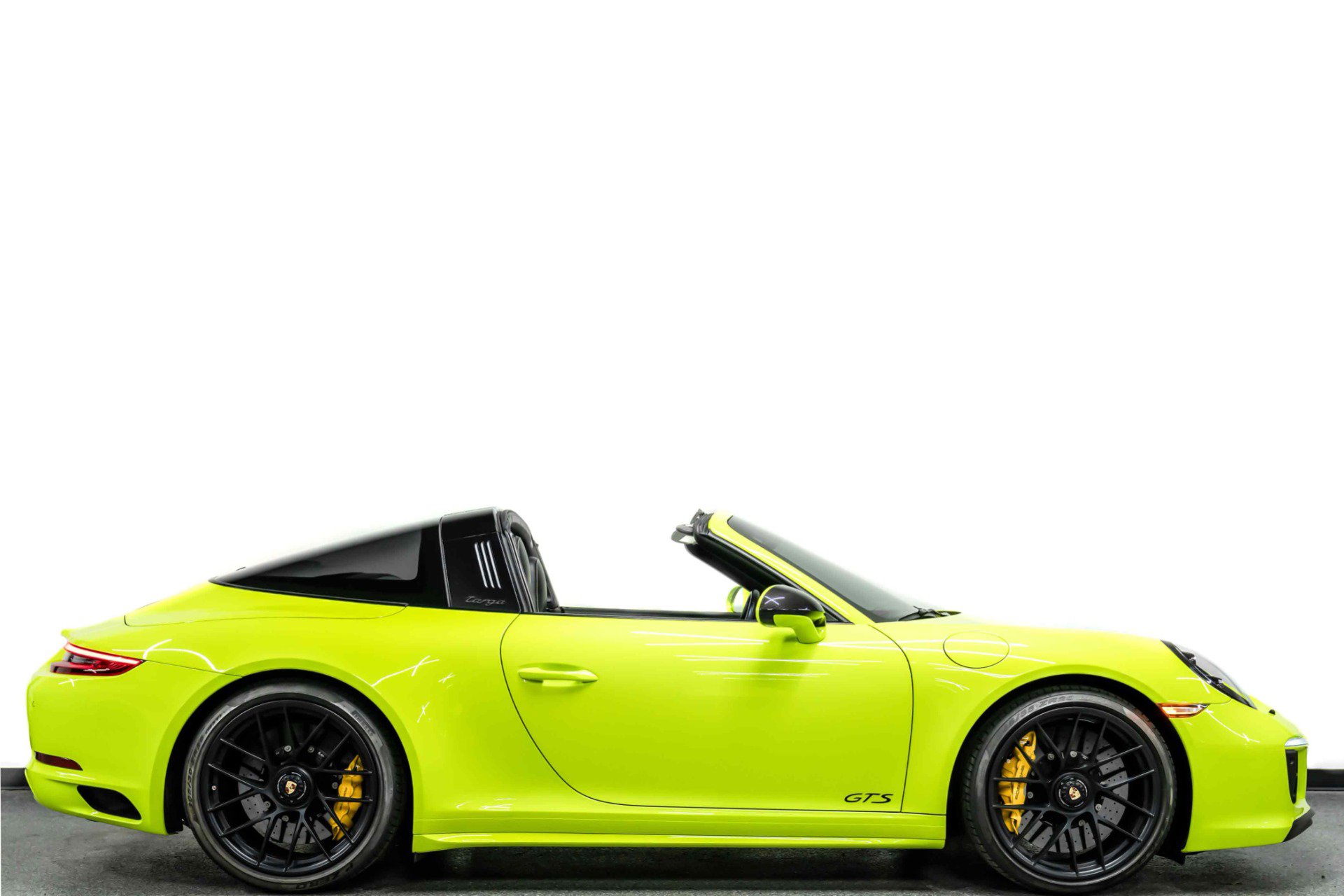 Used 2018 Porsche 911 Targa 4 GTS image 2