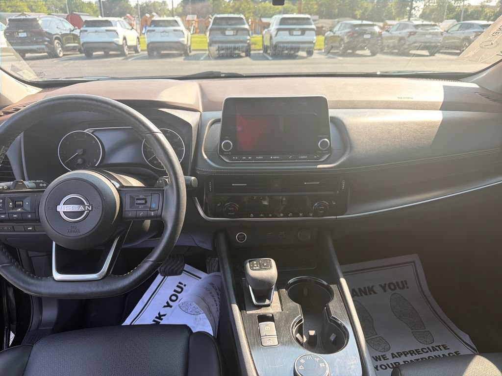 Used 2023 Nissan Rogue SV w/ SV Premium Package AWD/4WD image 15