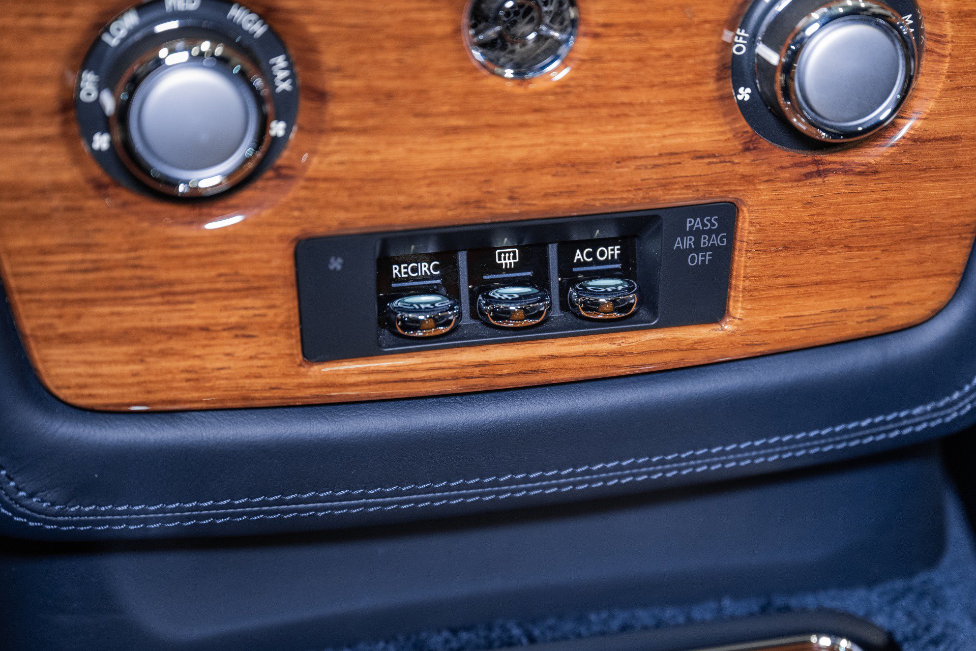 Used 2011 Rolls-Royce Phantom Sedan RWD image 68