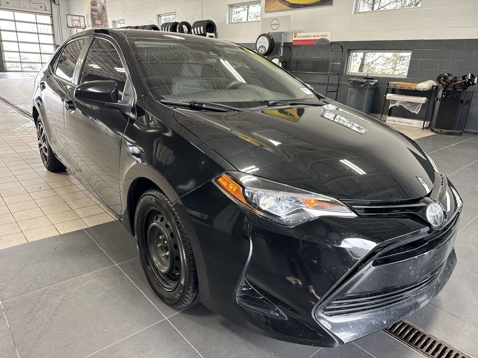 Used 2017 Toyota Corolla LE w/ Carpet Mat Package (TMS) FWD image 9