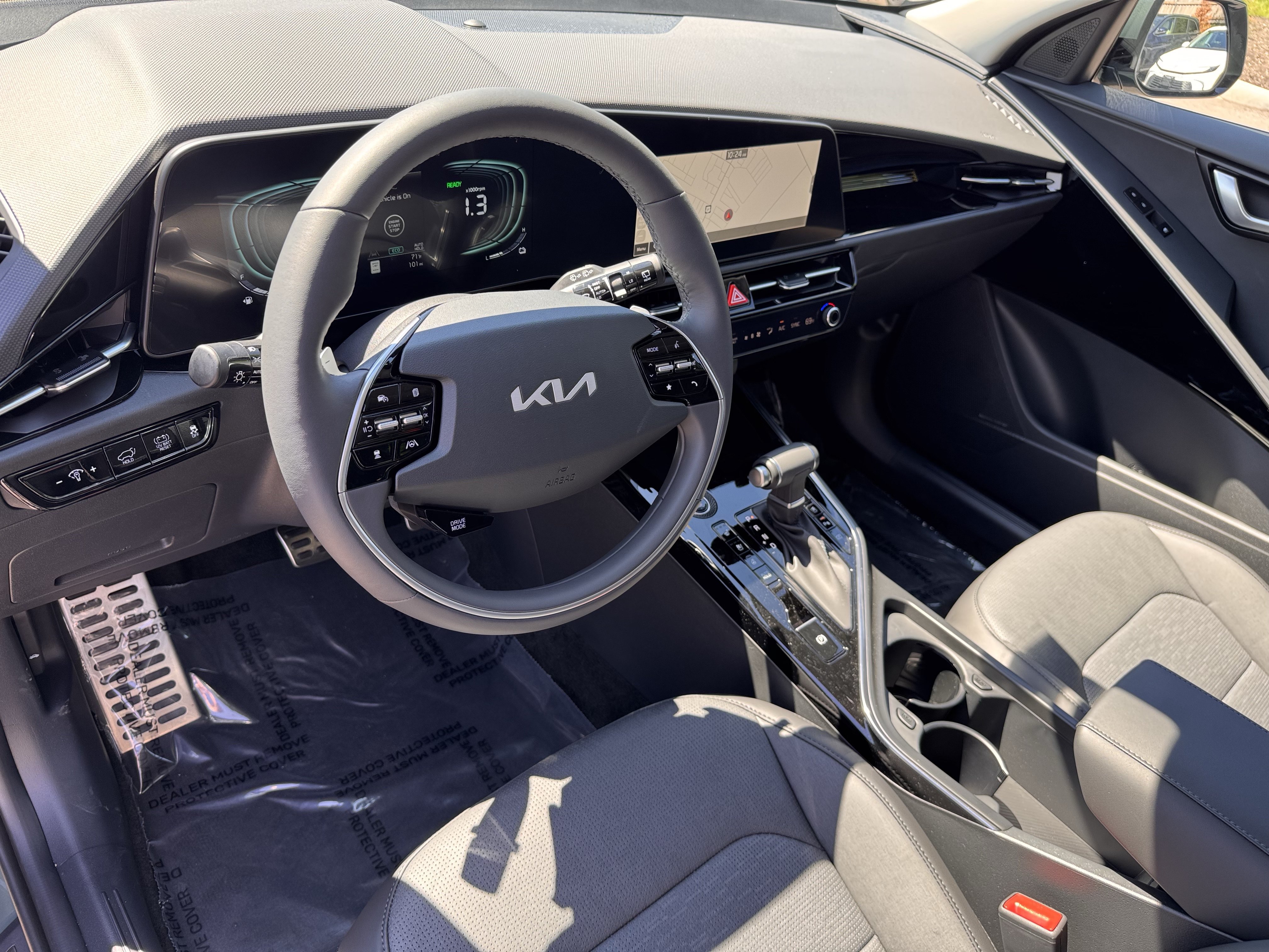 New 2026 Kia Niro SX Touring FWD image 12