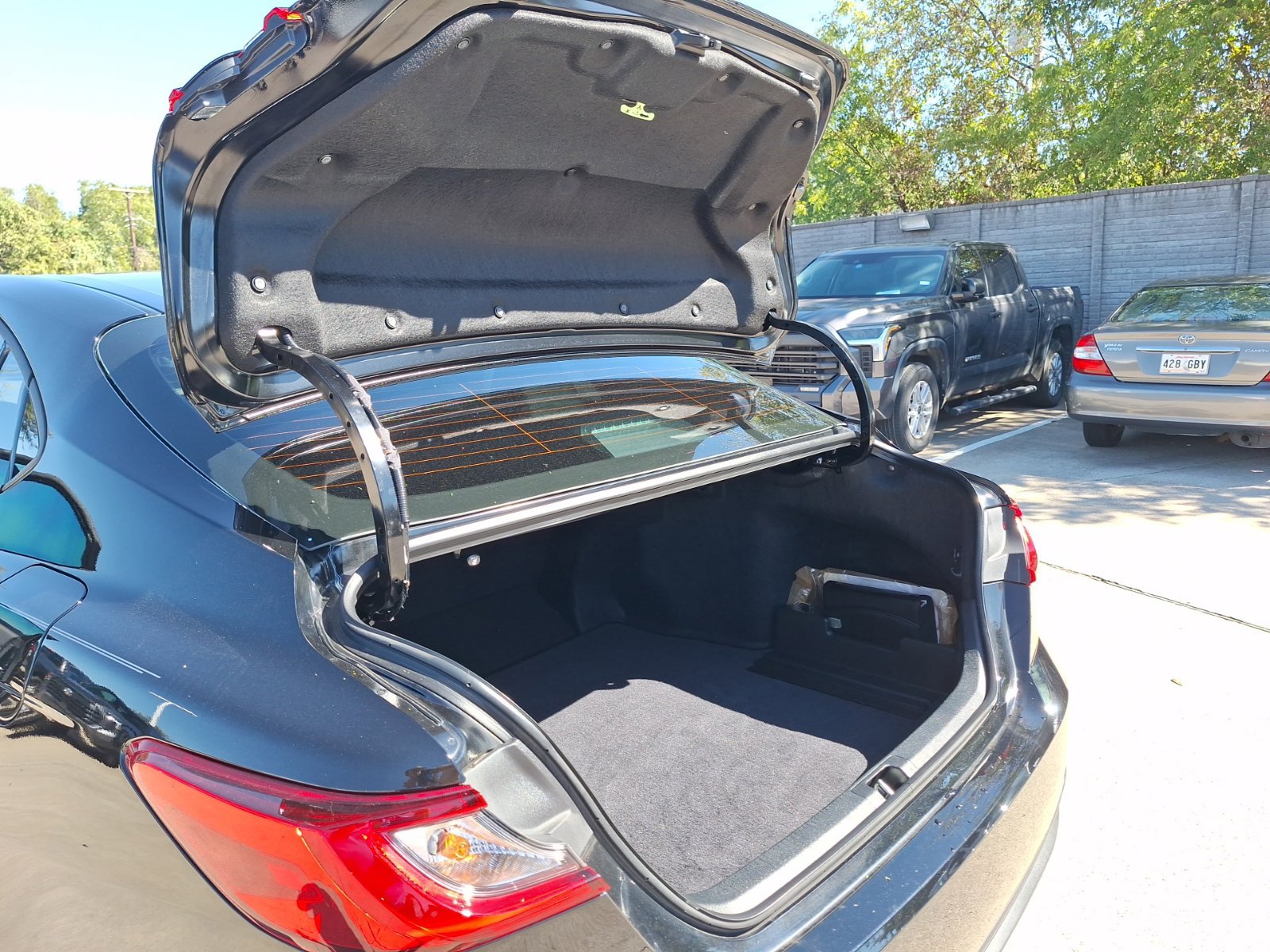 Used 2025 Toyota Camry SE w/ Convenience Package FWD image 34