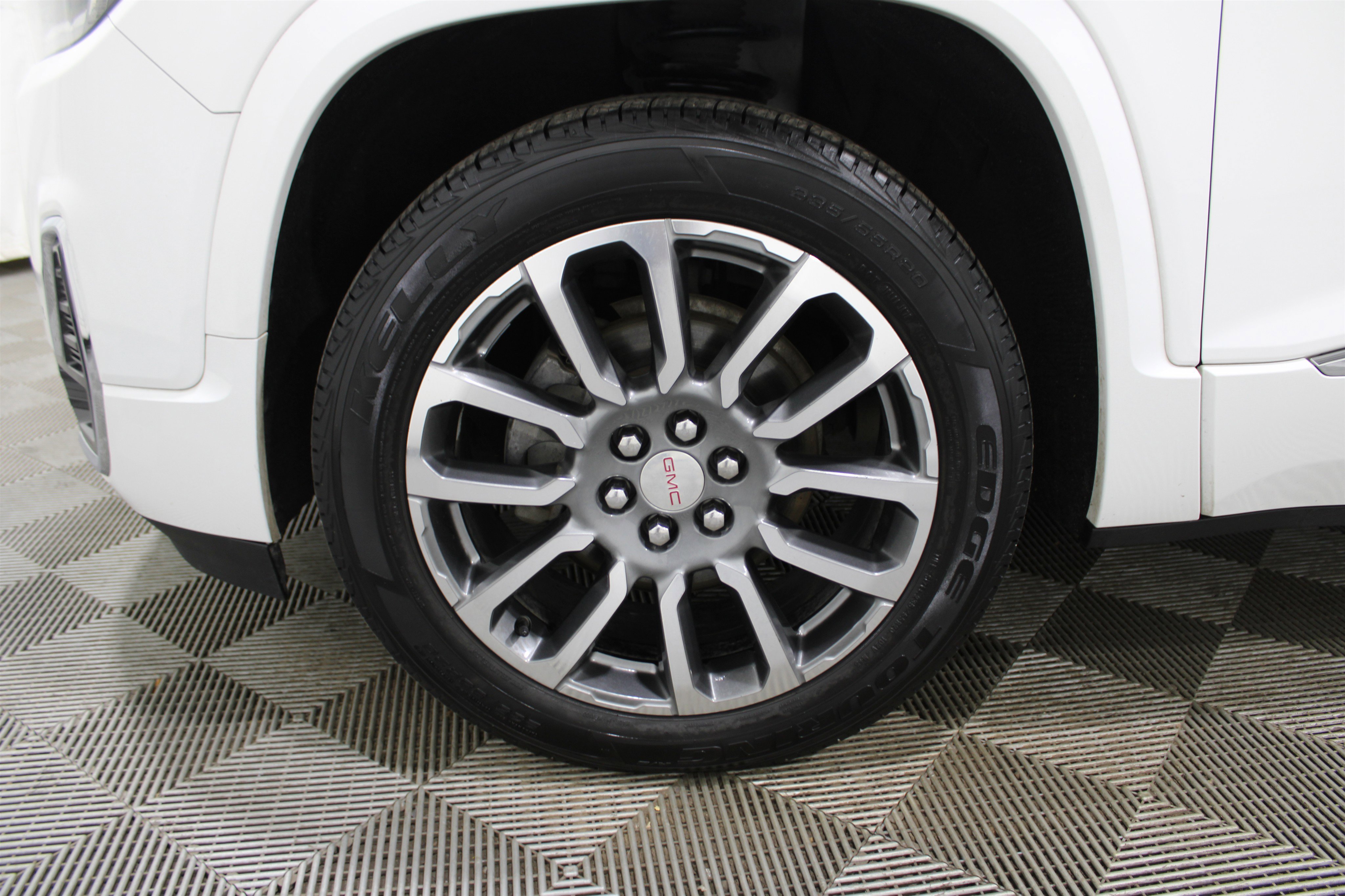 Used 2020 GMC Acadia Denali w/ Trailering Package image 47