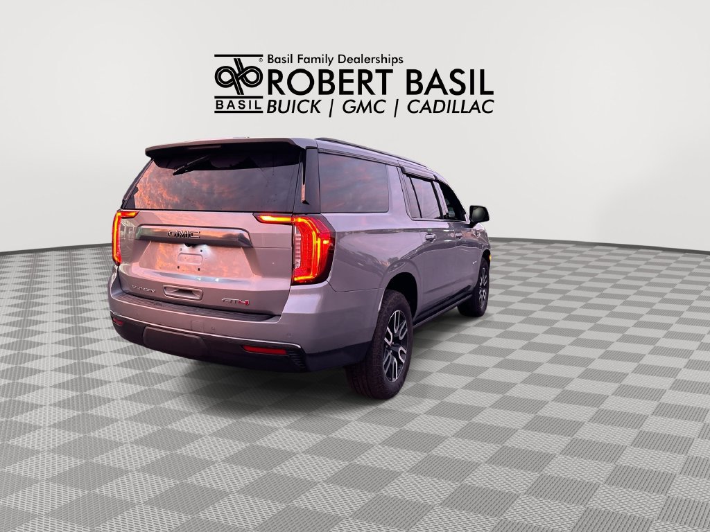 Used 2023 GMC Yukon XL AT4 w/ AT4 Premium Package AWD/4WD image 8