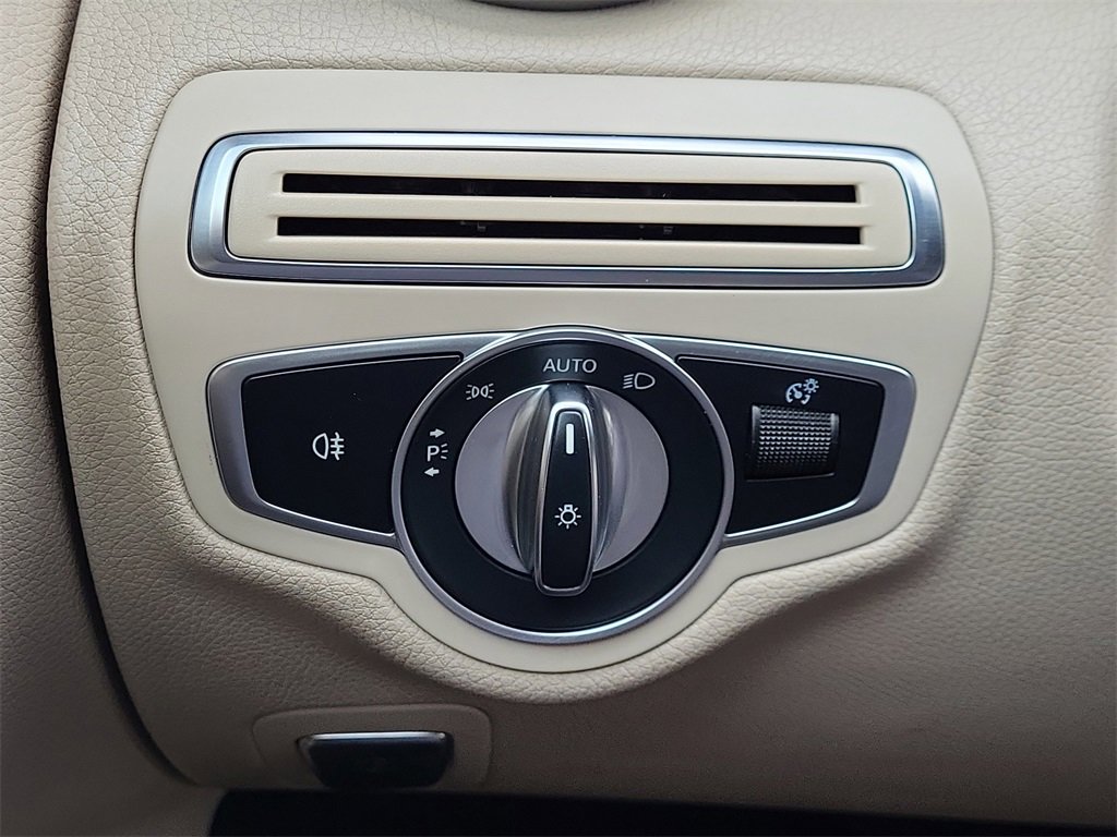 Used 2018 Mercedes-Benz C 300 4MATIC Sedan w/ Premium Package image 30