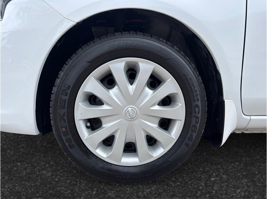 Used 2016 Nissan Versa SV FWD image 12