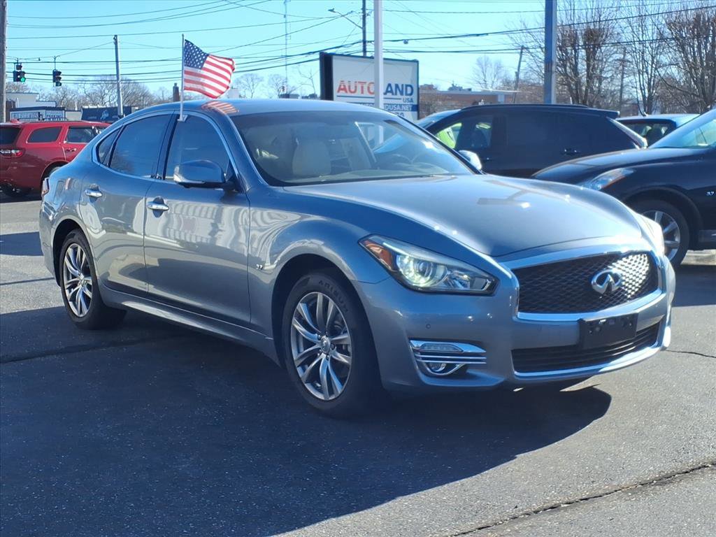 Used 2016 INFINITI Q70 3.7 image 3