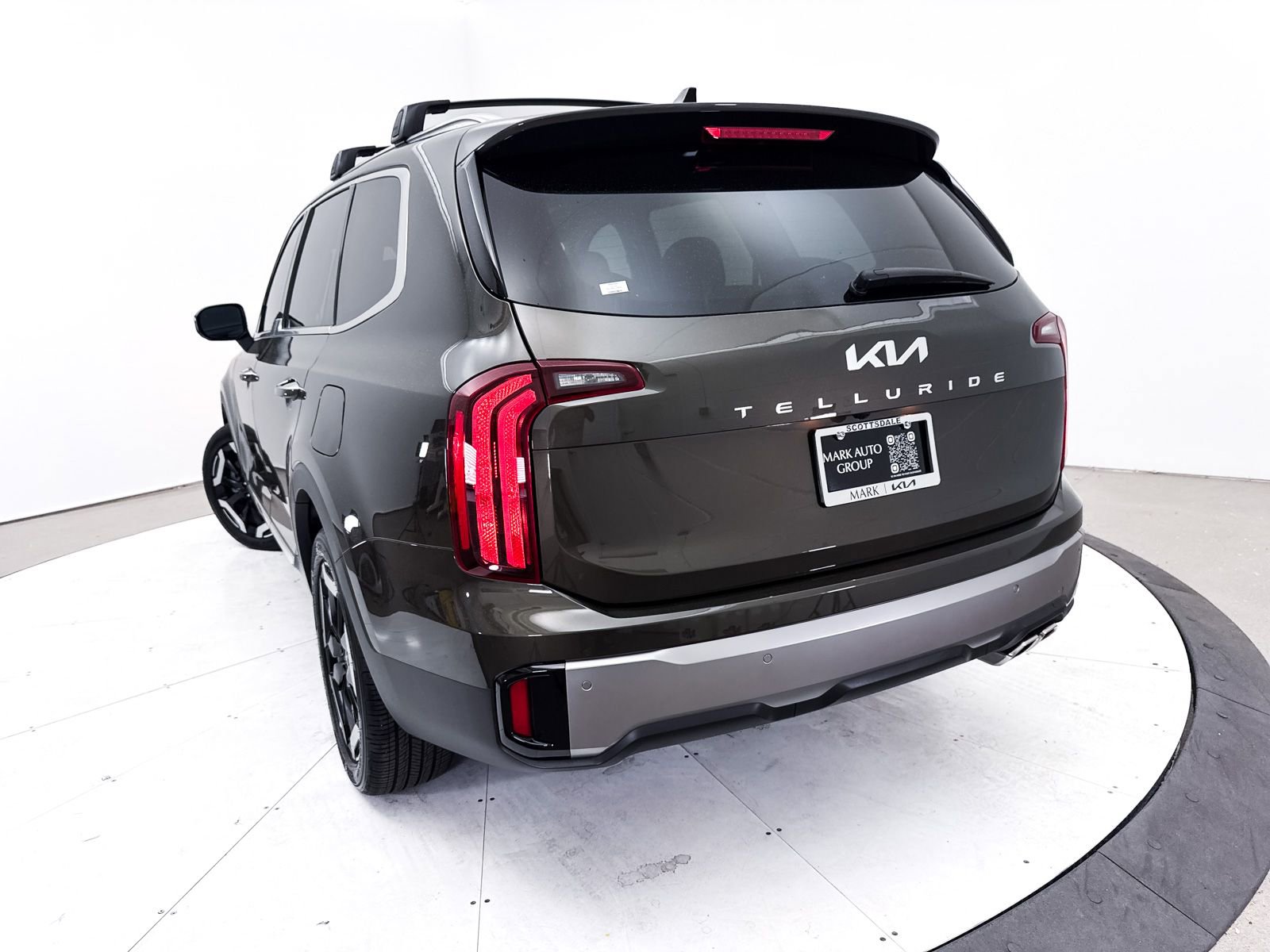 Certified 2025 Kia Telluride S image 8