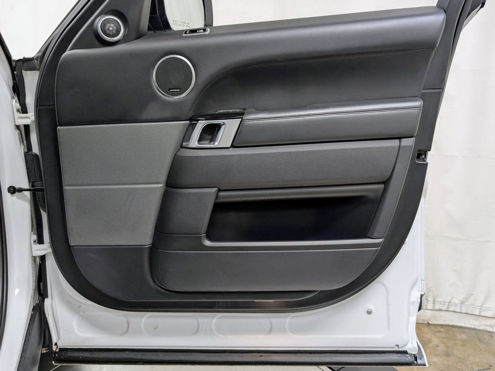 Used 2019 Land Rover Range Rover Sport HSE Dynamic image 23