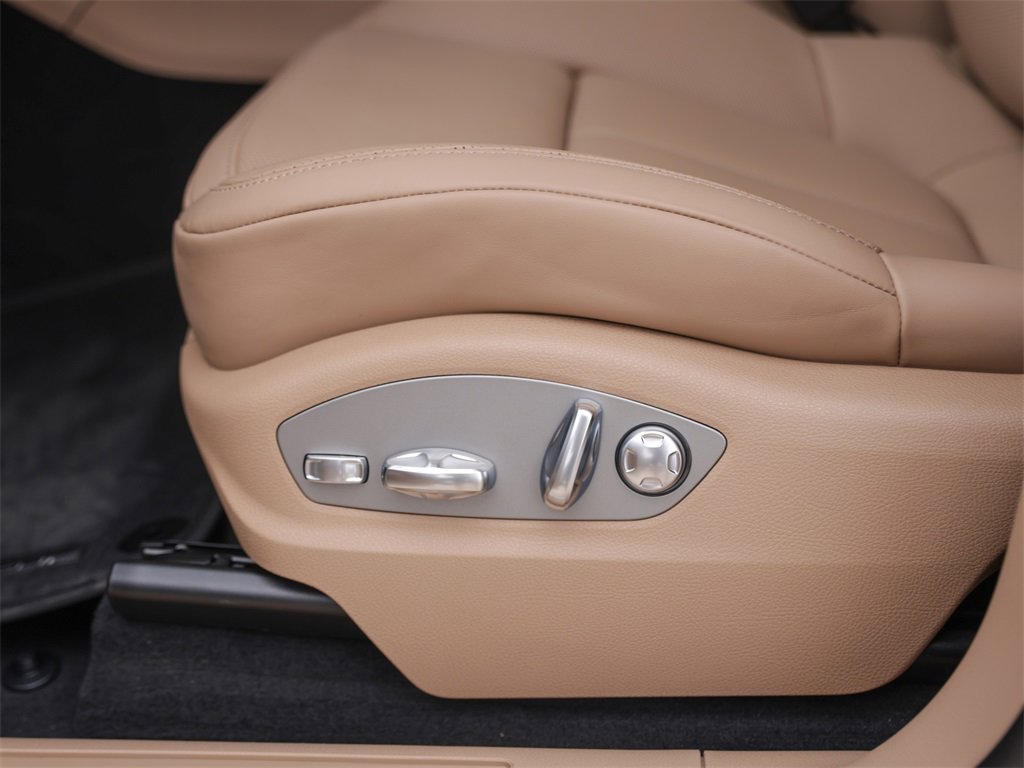 Used 2025 Porsche Macan image 15