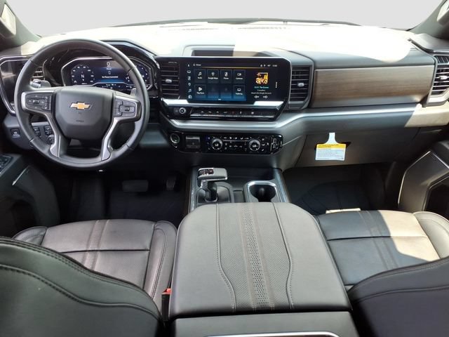 Used 2024 Chevrolet Silverado 1500 High Country w/ High Country Premium Package AWD/4WD image 18