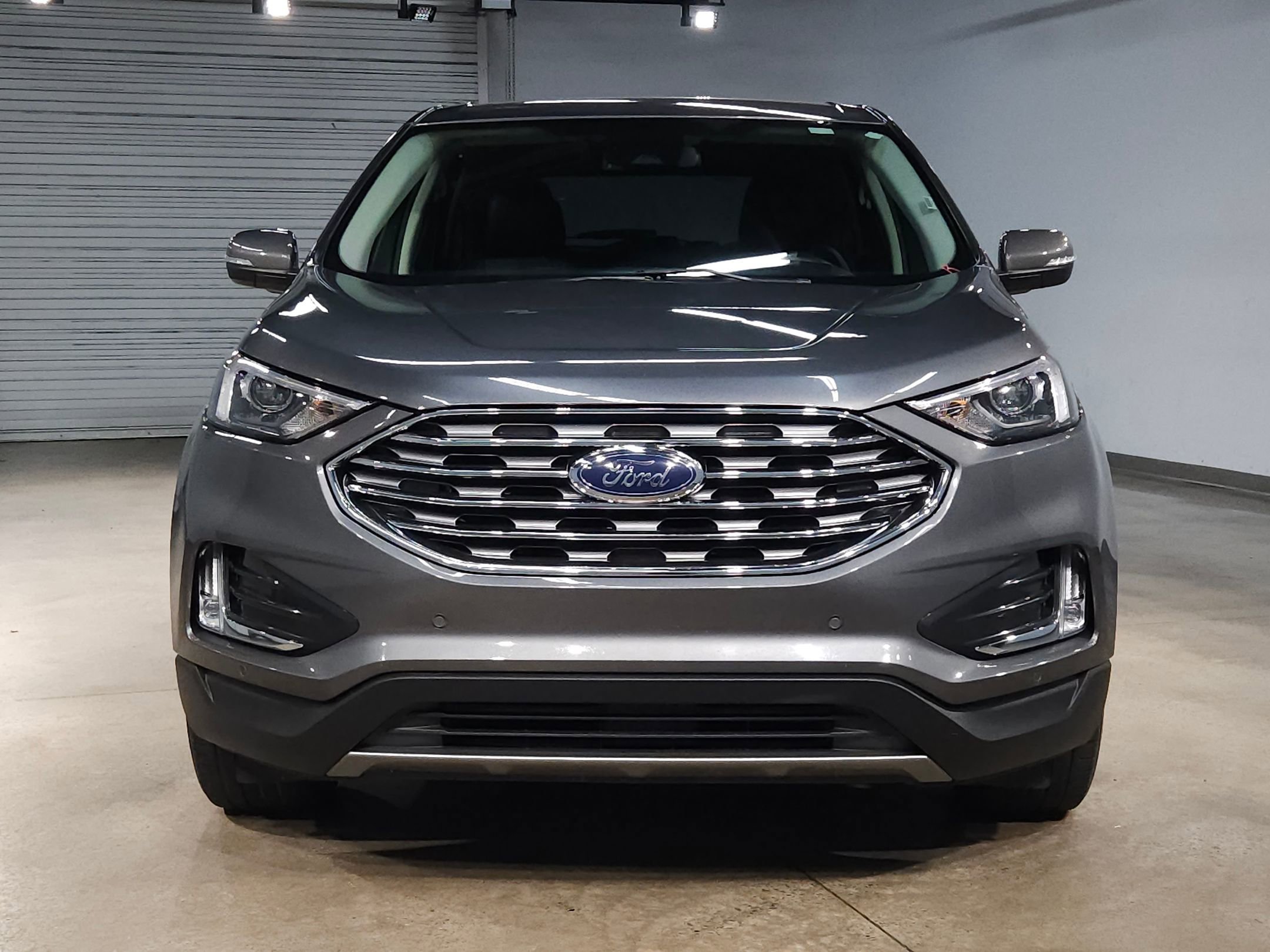 Used 2024 Ford Edge Titanium image 2
