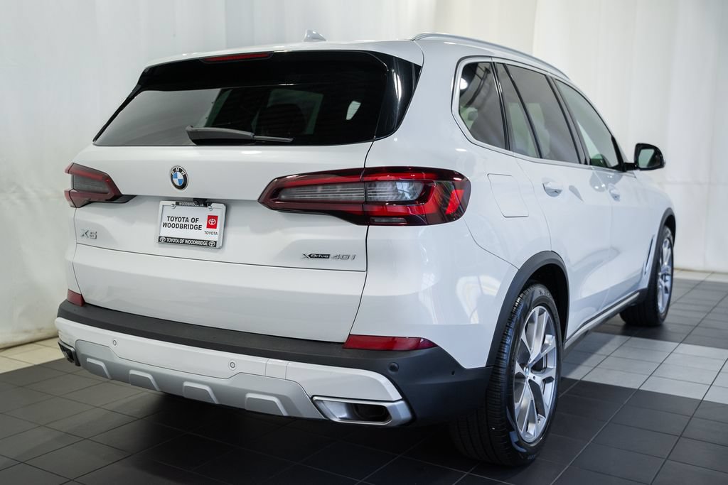Used 2023 BMW X5 xDrive40i w/ Premium Package AWD/4WD image 4
