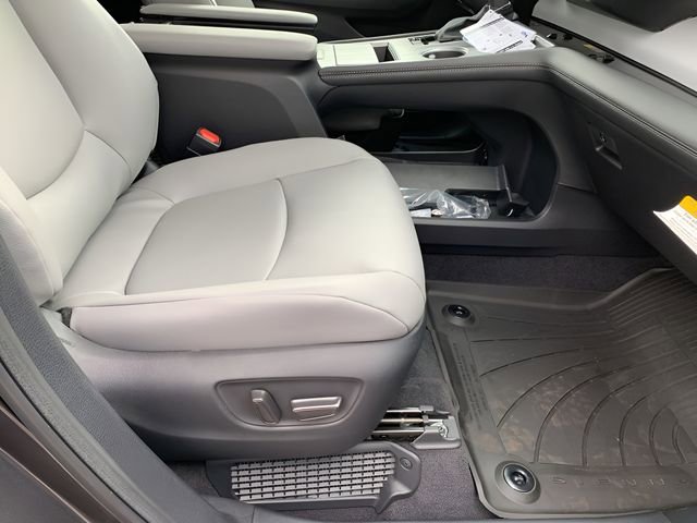 New 2025 Toyota Sienna XLE image 17