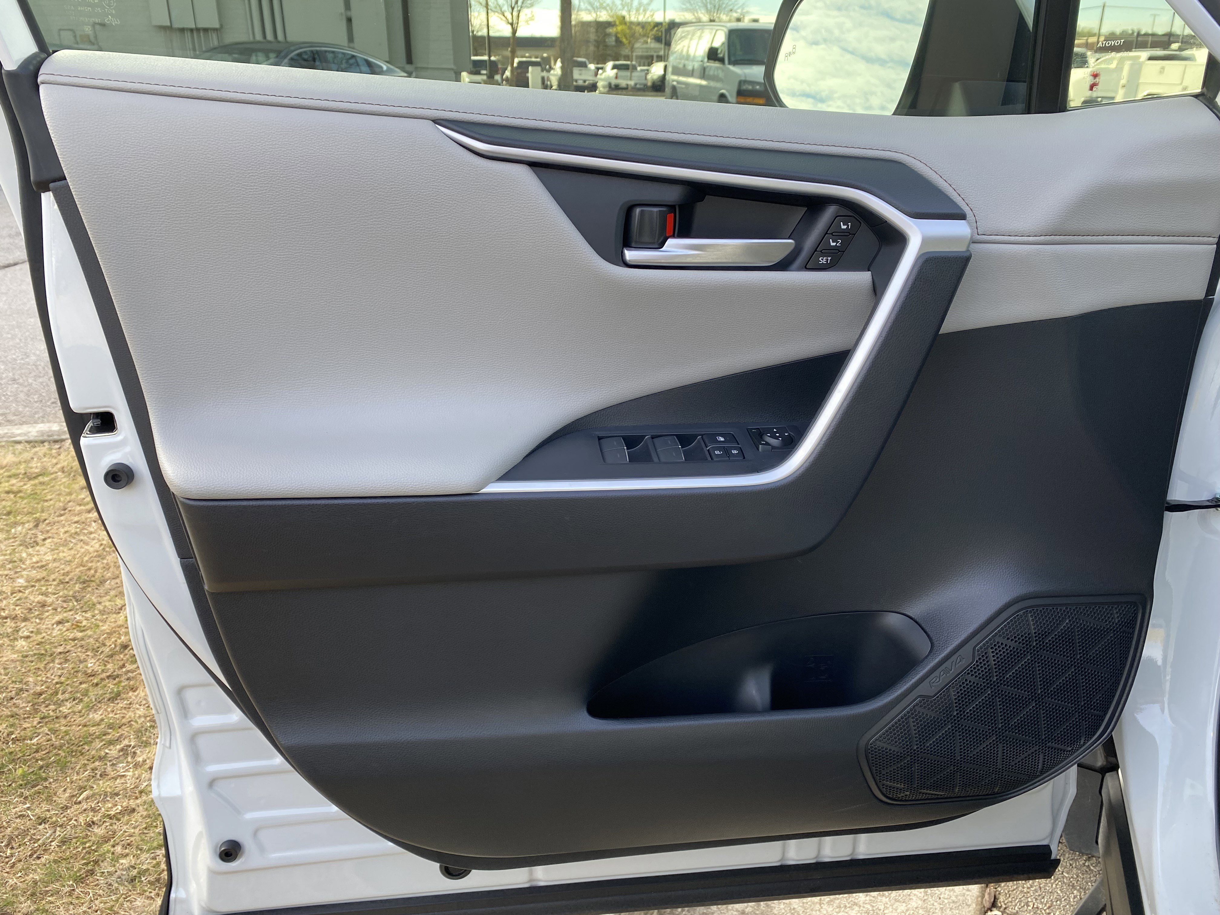 Used 2024 Toyota RAV4 Limited w/ Advanced Technology Package image 15