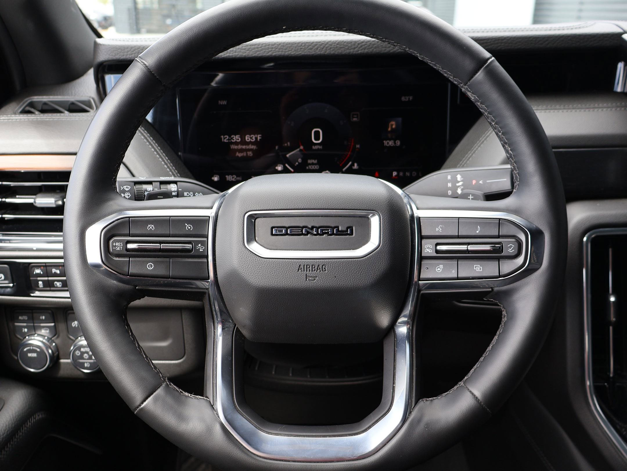 Used 2025 GMC Yukon XL Denali image 11
