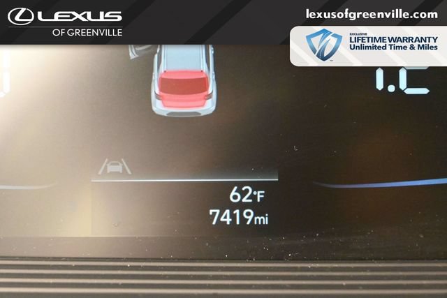 Used 2024 Hyundai Venue Limited FWD image 11