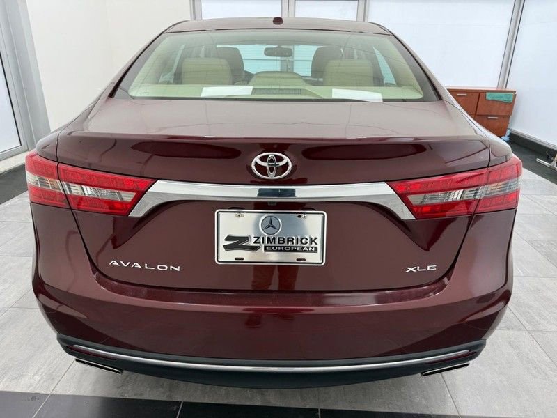 Used 2016 Toyota Avalon XLE Premium image 3