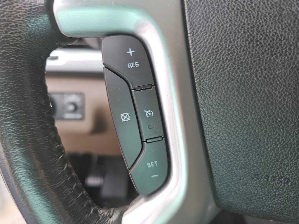 Used 2015 GMC Acadia SLT image 17