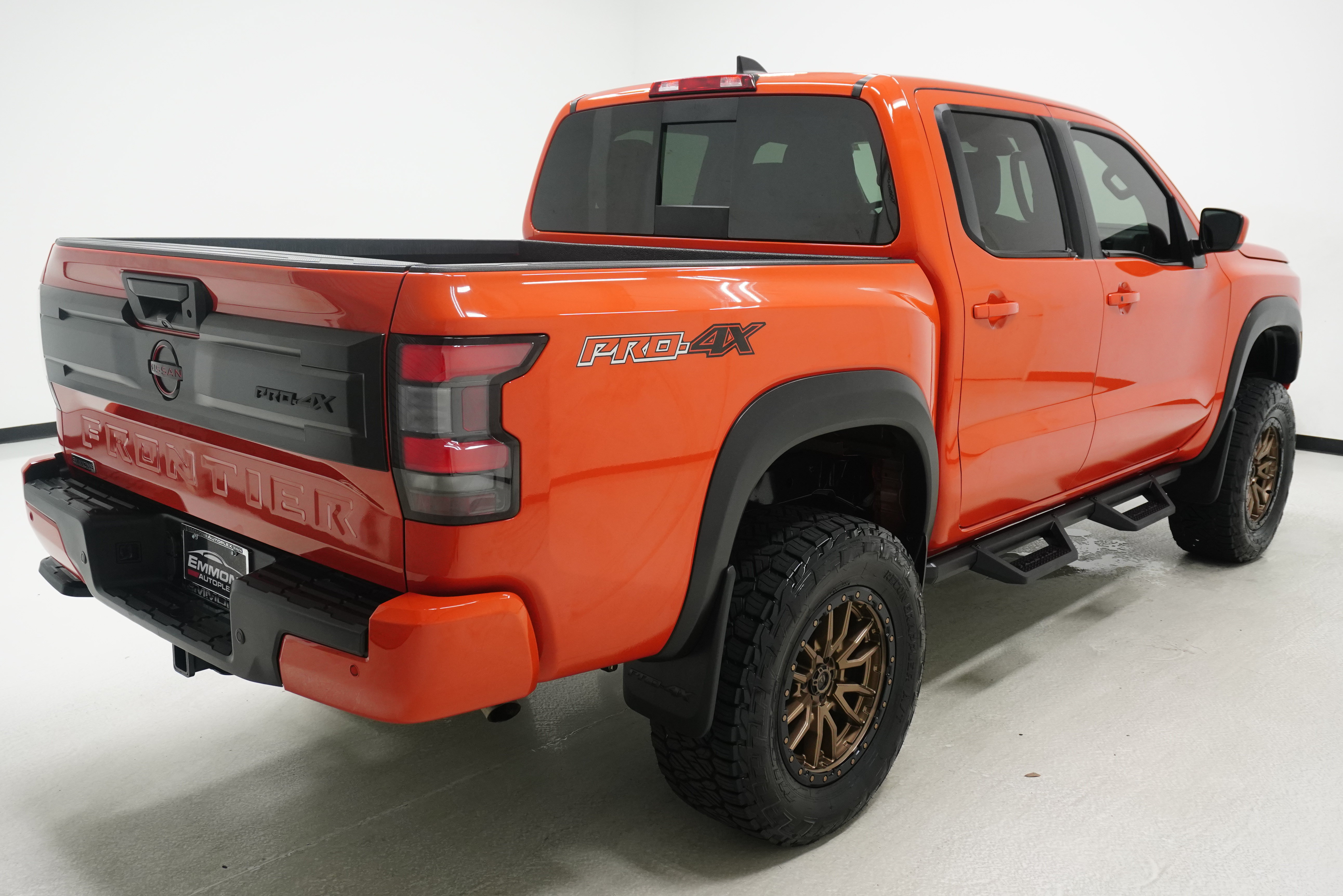 Used 2025 Nissan Frontier PRO-4X w/ Tow Package AWD/4WD image 4