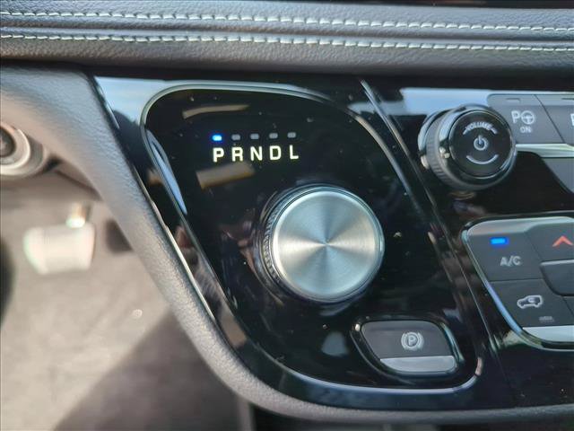 New 2025 Chrysler Pacifica Select AWD/4WD image 14