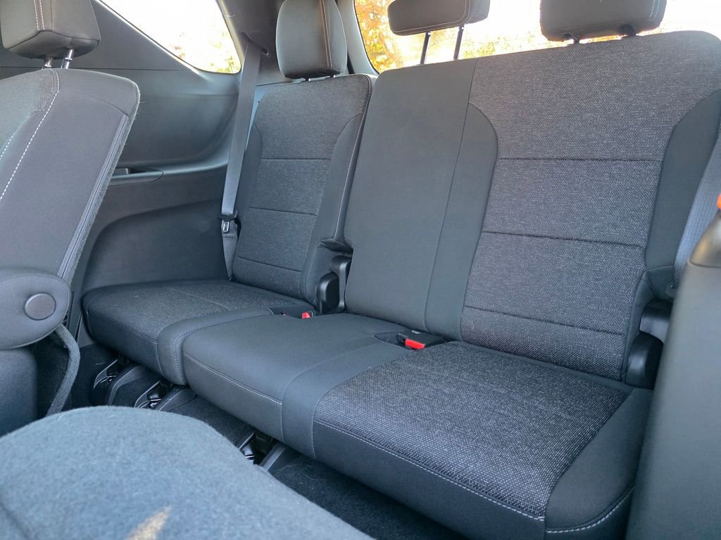 New 2026 Chevrolet Traverse LT w/ LPO, Floor Liner Package FWD image 23
