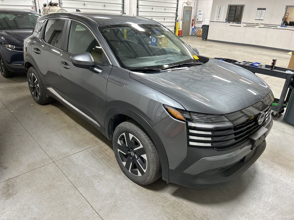 Used 2025 Nissan Kicks SV image 7